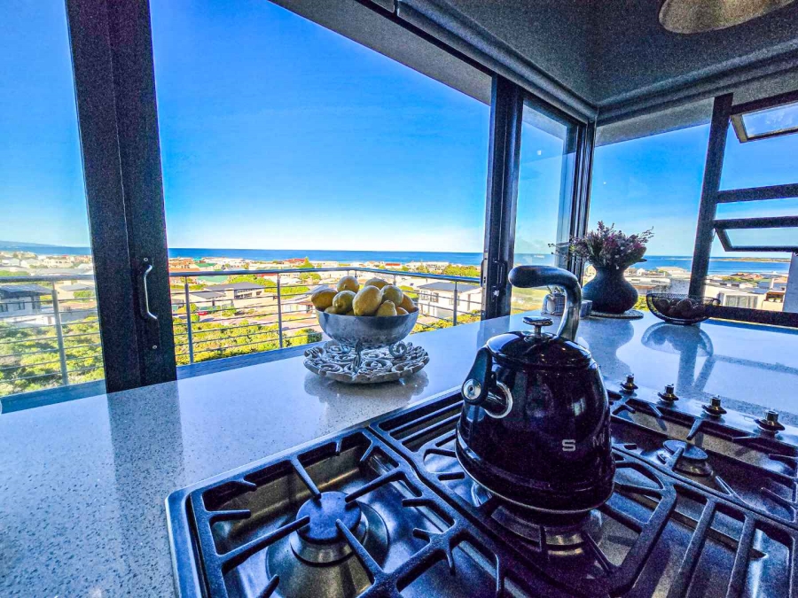 2 Bedroom Property for Sale in Stilbaai Oos Western Cape